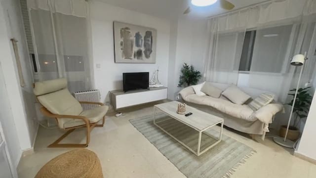 2 soveværelse Lejlighed til salg i Cabo de las Huertas, Alicante by med swimmingpool garage - € 370.000 (Ref: 9720514)