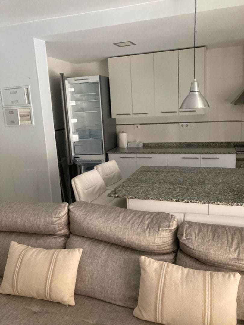 2 bedroom Flat for sale in Alicante / Alacant city with pool garage - € 454,000 (Ref: 9720919)