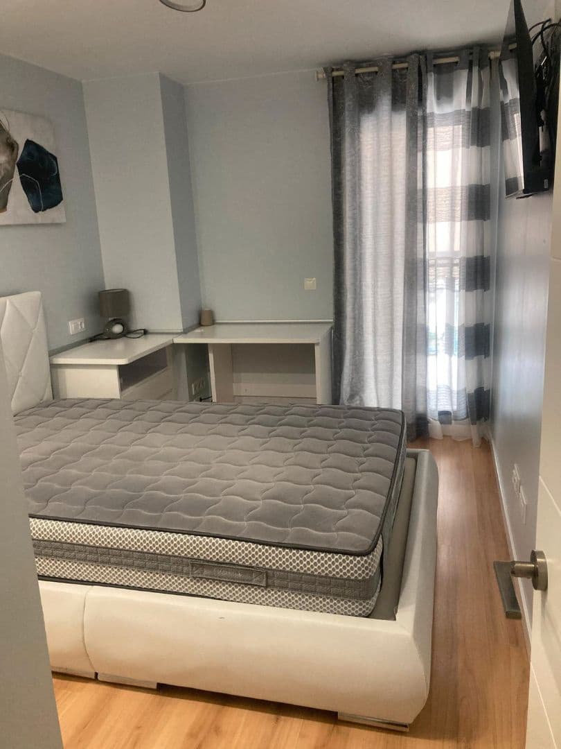 2 bedroom Flat for sale in Alicante / Alacant city with pool garage - € 454,000 (Ref: 9720919)