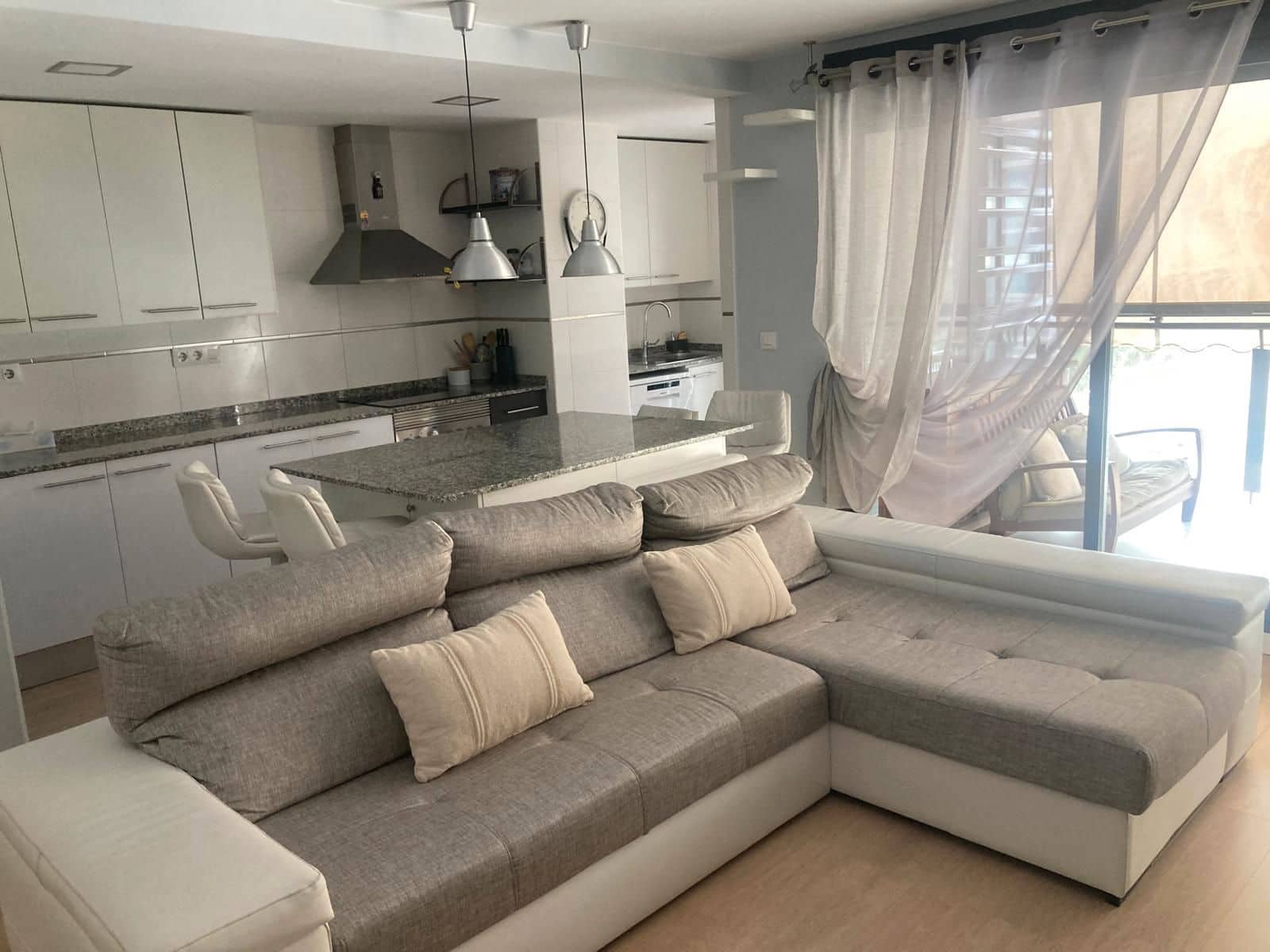 2 bedroom Flat for sale in Alicante / Alacant city with pool garage - € 454,000 (Ref: 9720919)