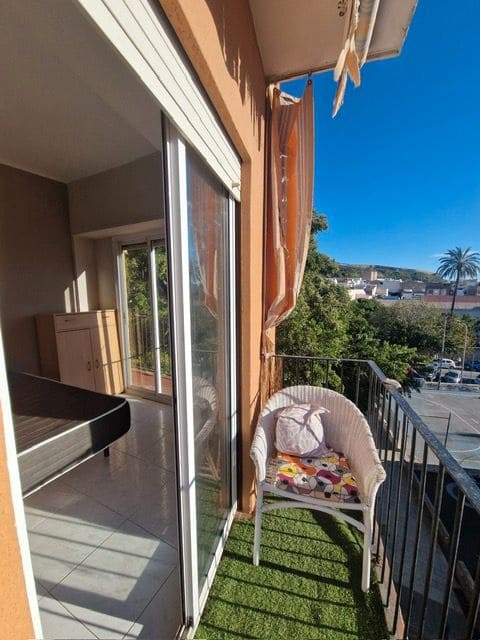 3 bedroom Flat for rent in Alicante / Alacant city - € 1,100 (Ref: 9726186)