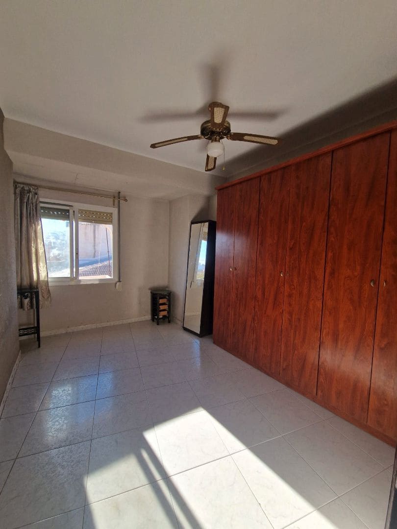 3 bedroom Flat for rent in Alicante / Alacant city - € 1,100 (Ref: 9726186)