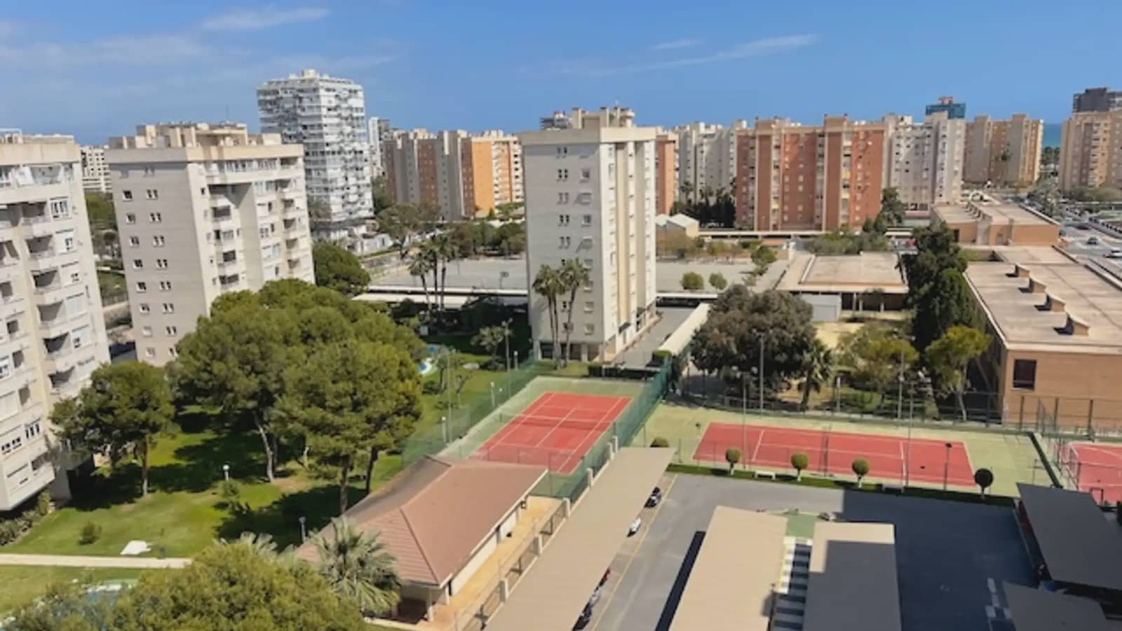 3 bedroom Penthouse for sale in Alicante / Alacant city with pool garage - € 539,000 (Ref: 9734126)