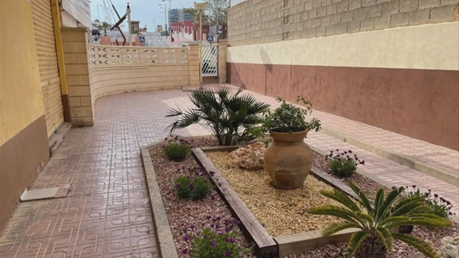 3 bedroom Flat for sale in El Campello with garage - € 359,000 (Ref: 9734991)