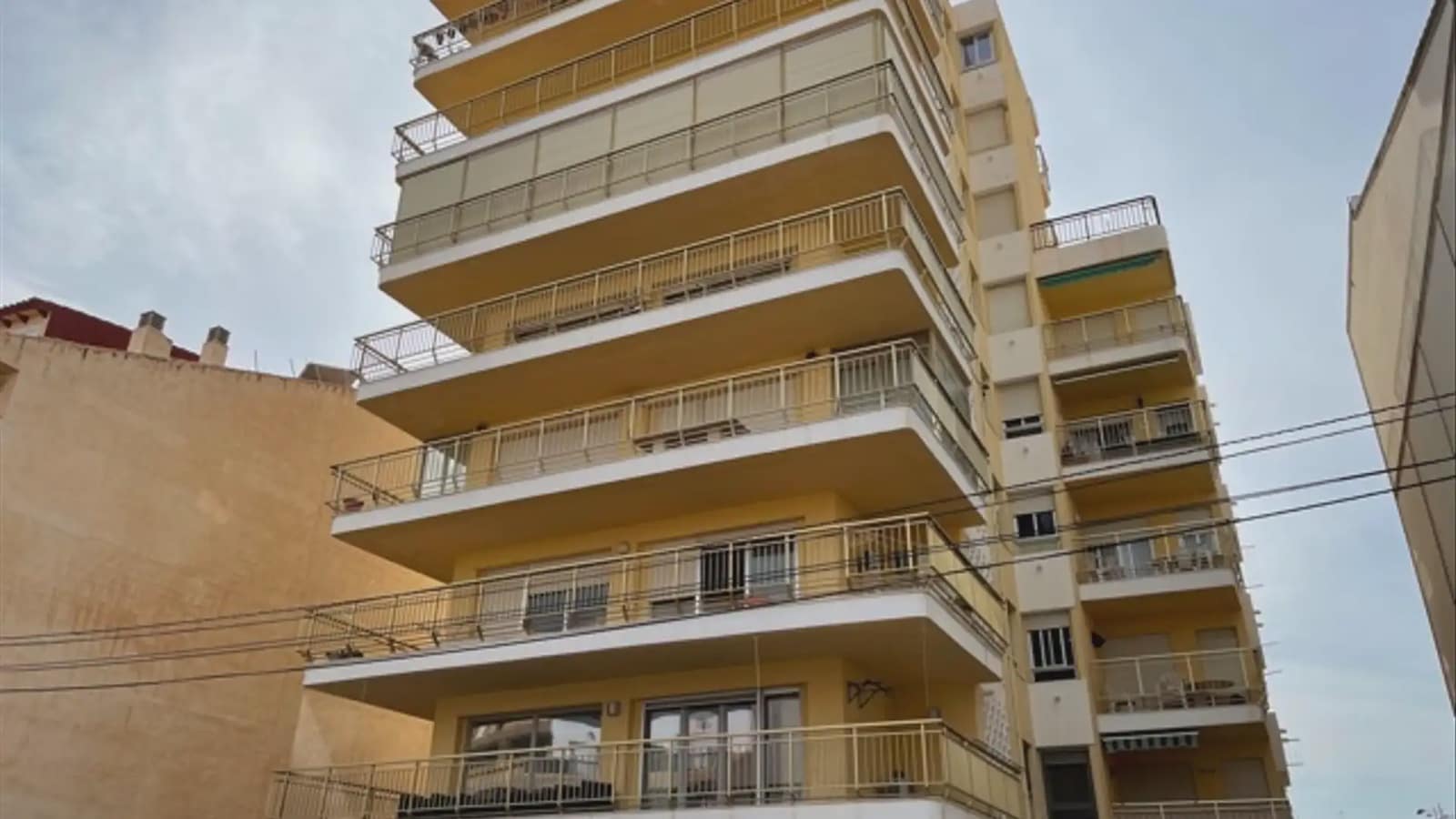 3 bedroom Flat for sale in El Campello with garage - € 359,000 (Ref: 9734991)