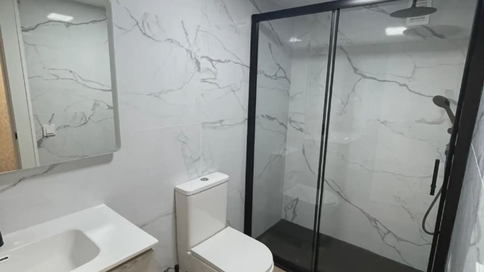 3 bedroom Flat for rent in Alicante / Alacant city with garage - € 1,700 (Ref: 9741364)