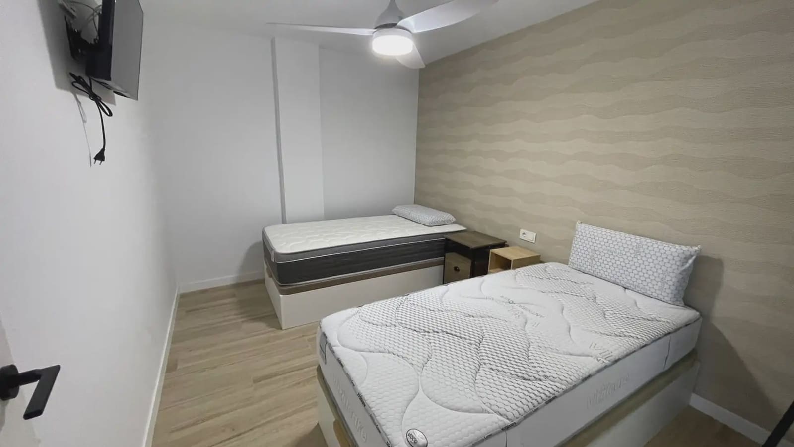 3 bedroom Flat for rent in Alicante / Alacant city with garage - € 1,700 (Ref: 9741364)