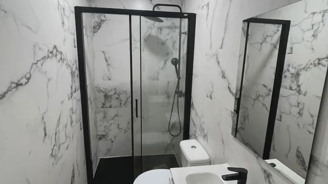 2 soverom Leilighet til leie i Barrio del Centro, Alicante by - € 1 250 (Ref: 9741366)