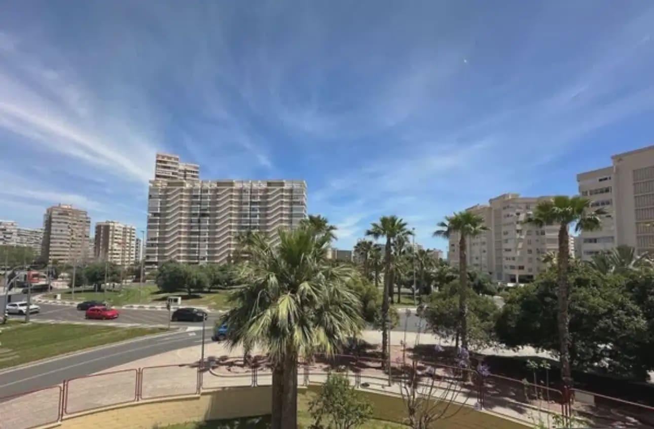 3 makuuhuone Bungalow vuokrattavana paikassa Alicante kaupunki mukana uima-altaan 
autotalli - 2 000 € (Ref: 9755029)