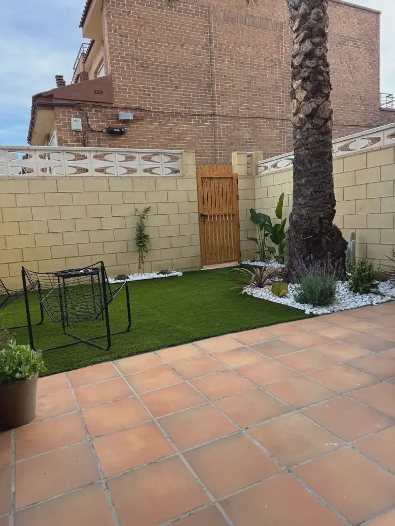 3 bedroom Bungalow for rent in Alicante / Alacant city with pool garage - € 2,100 (Ref: 9755029)
