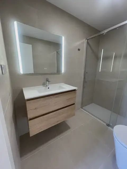 2 bedroom Flat for rent in Alicante / Alacant city with pool garage - € 1,200 (Ref: 9755107)