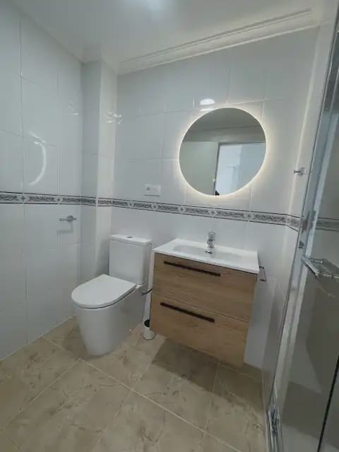 2 bedroom Flat for rent in Alicante / Alacant city with pool garage - € 1,200 (Ref: 9755107)