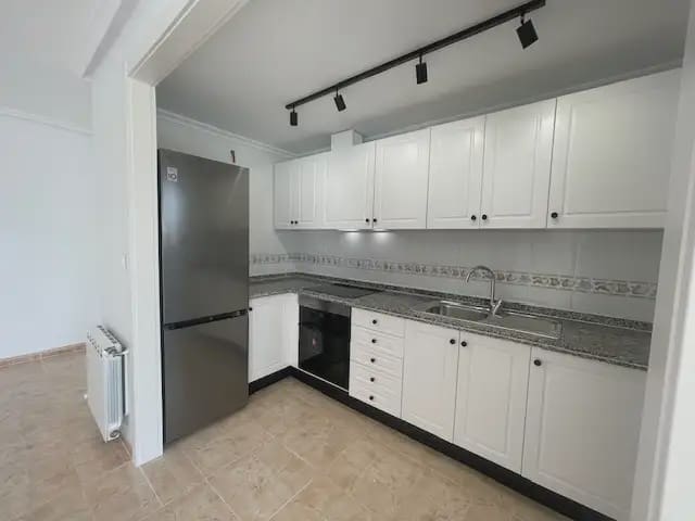 2 bedroom Flat for rent in Alicante / Alacant city with pool garage - € 1,200 (Ref: 9755107)