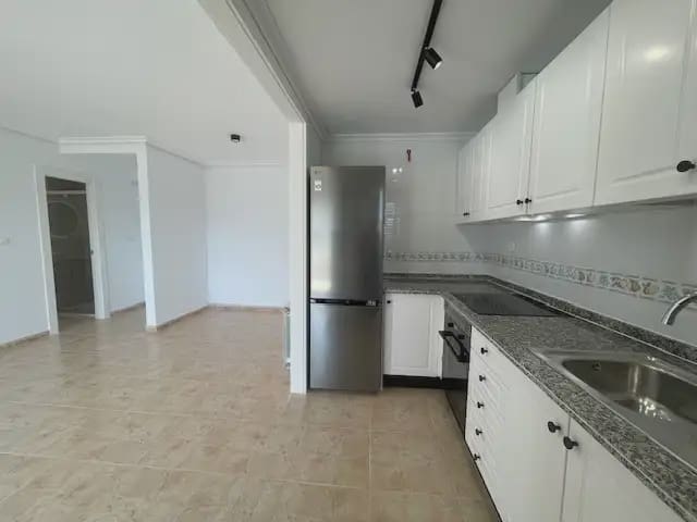 2 bedroom Flat for rent in Alicante / Alacant city with pool garage - € 1,200 (Ref: 9755107)