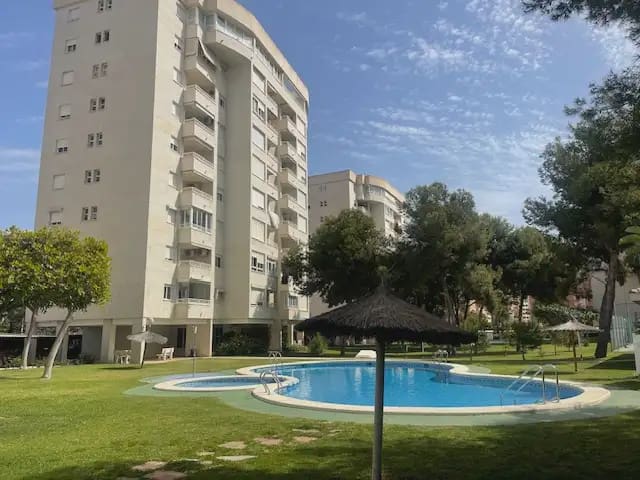 2 bedroom Flat for rent in Alicante / Alacant city with pool garage - € 1,200 (Ref: 9755107)