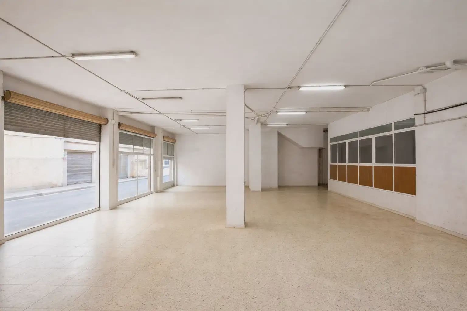 Kommersiell till salu i Alicante stad - 179 000 € (Ref: 9758288)