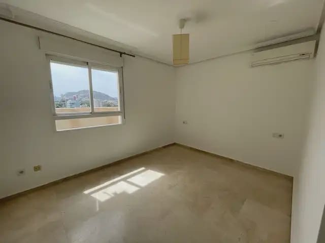 3 sovrum Takvåning att hyra i Alicante stad med pool garage - 1 600 € (Ref: 9790011)