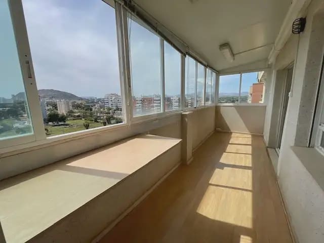 3 soveværelse Penthouse til leje i Albufereta, Alicante by med swimmingpool garage - € 1.600 (Ref: 9790011)