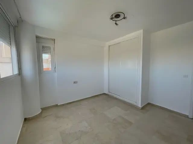 3 sovrum Takvåning att hyra i Alicante stad med pool garage - 1 600 € (Ref: 9790011)