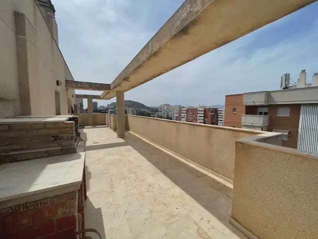 3 sovrum Takvåning att hyra i Alicante stad med pool garage - 1 600 € (Ref: 9790011)