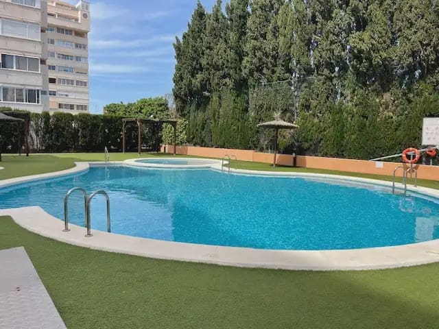 3 sovrum Takvåning att hyra i Alicante stad med pool garage - 1 600 € (Ref: 9790011)