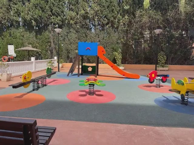 3 sovrum Takvåning att hyra i Alicante stad med pool garage - 1 600 € (Ref: 9790011)