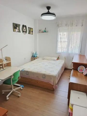 2 slaapkamer Flat te huur in Playa de San Juan, Alicante stad met zwembad garage - € 1.300 (Ref: 9810957)