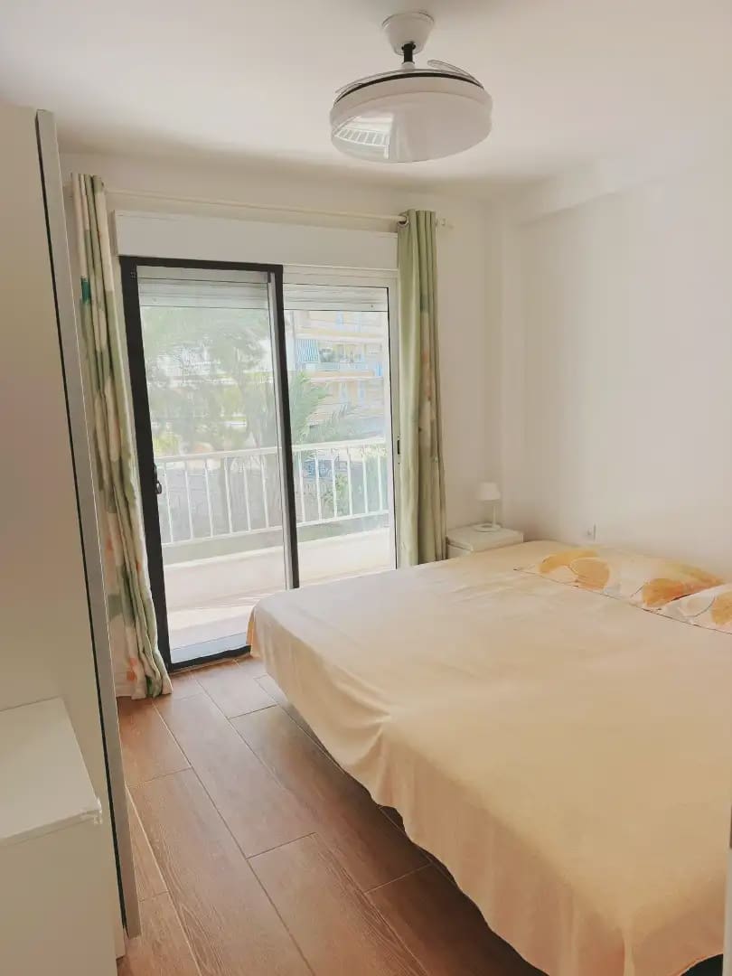 2 slaapkamer Flat te huur in Alicante stad met zwembad garage - € 1.300 (Ref: 9810957)