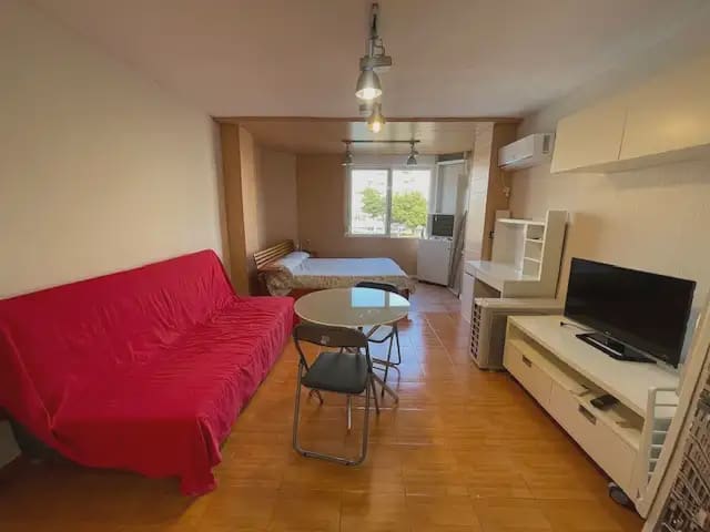 Studio do wynajęcia w Miasto Alicante / Alacant z basenem garażem - 850 € (Ref: 9810958)