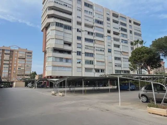 Studio do wynajęcia w Miasto Alicante / Alacant z basenem garażem - 850 € (Ref: 9810958)