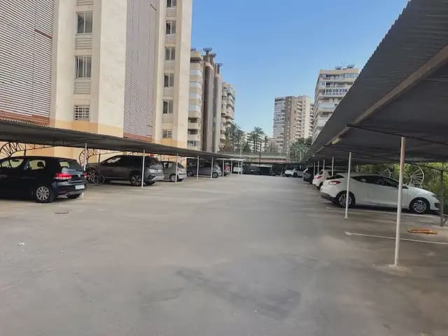 Studio do wynajęcia w Miasto Alicante / Alacant z basenem garażem - 850 € (Ref: 9810958)