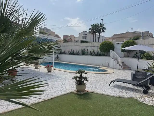 4 soveværelse Villa til salg i Elche / Elx med swimmingpool garage - € 490.000 (Ref: 9819748)