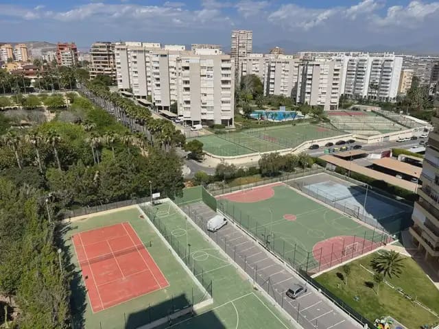 3 soveværelse Lejlighed til salg i Alicante by med swimmingpool garage - € 435.000 (Ref: 9821723)