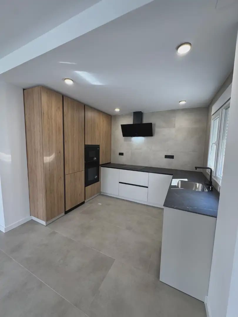 3 soverom Villa til salgs i El Campello med garasje - € 550 000 (Ref: 9834884)