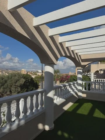 3 soverom Villa til salgs i El Campello med garasje - € 550 000 (Ref: 9834884)