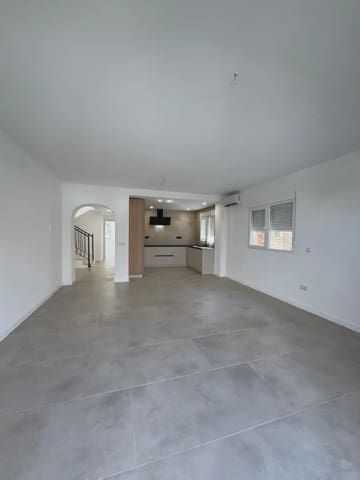 3 soverom Villa til salgs i El Campello med garasje - € 550 000 (Ref: 9834884)