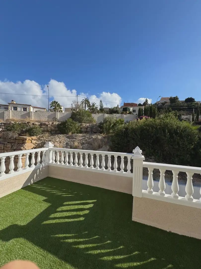 3 soverom Villa til salgs i El Campello med garasje - € 550 000 (Ref: 9834884)