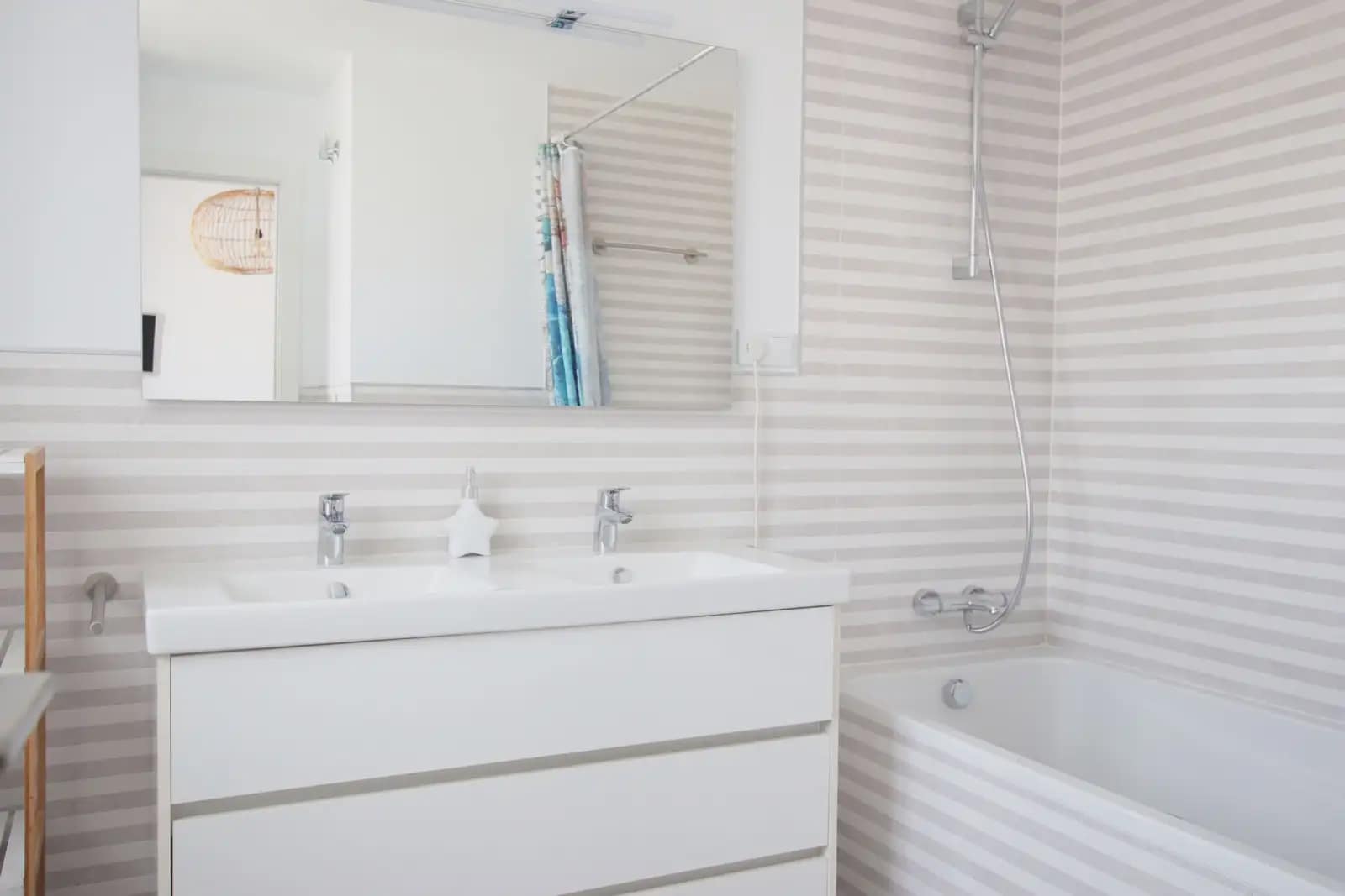 Ático de 2 habitaciones en Alicante / Alacant ciudad en venta con piscina garaje - 990.000 € (Ref: 9848391)