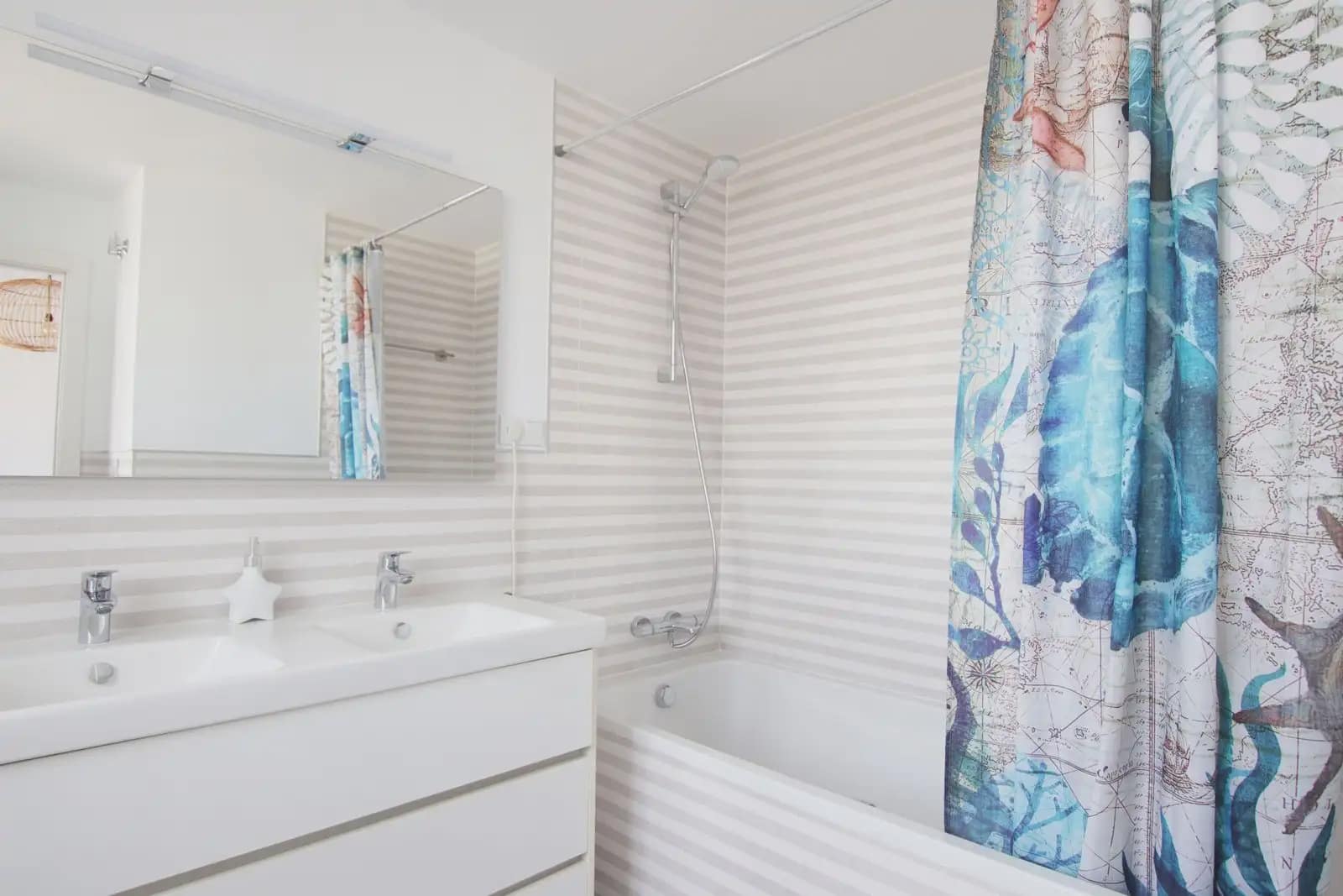 Ático de 2 habitaciones en Alicante / Alacant ciudad en venta con piscina garaje - 990.000 € (Ref: 9848391)