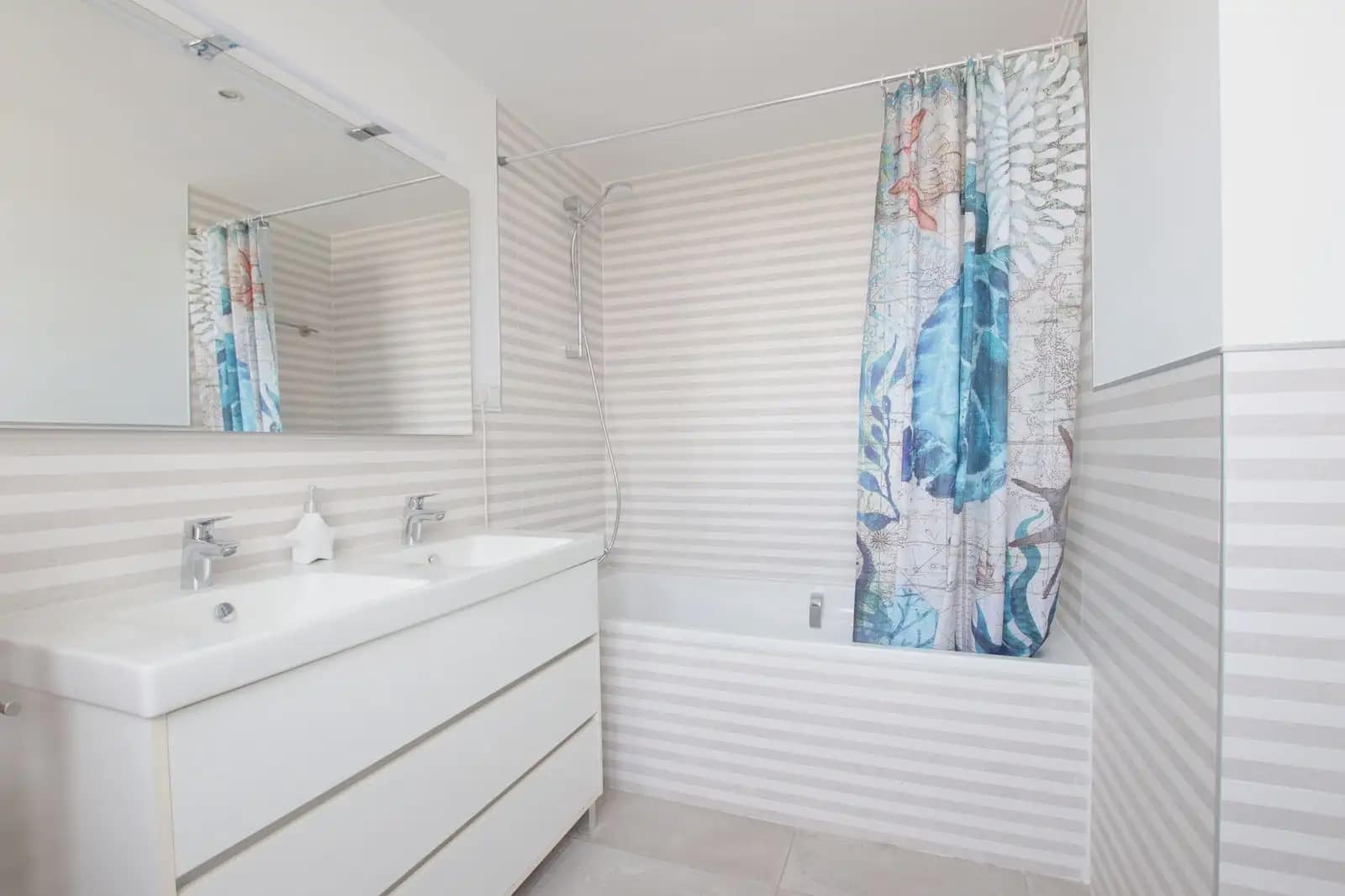 Ático de 2 habitaciones en Alicante / Alacant ciudad en venta con piscina garaje - 990.000 € (Ref: 9848391)