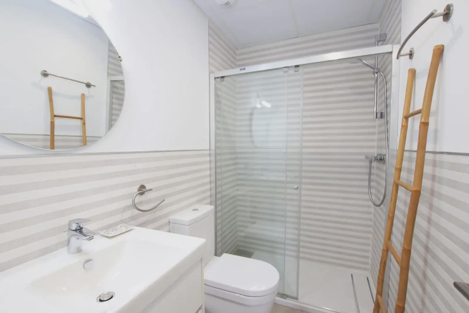 Ático de 2 habitaciones en Alicante / Alacant ciudad en venta con piscina garaje - 990.000 € (Ref: 9848391)