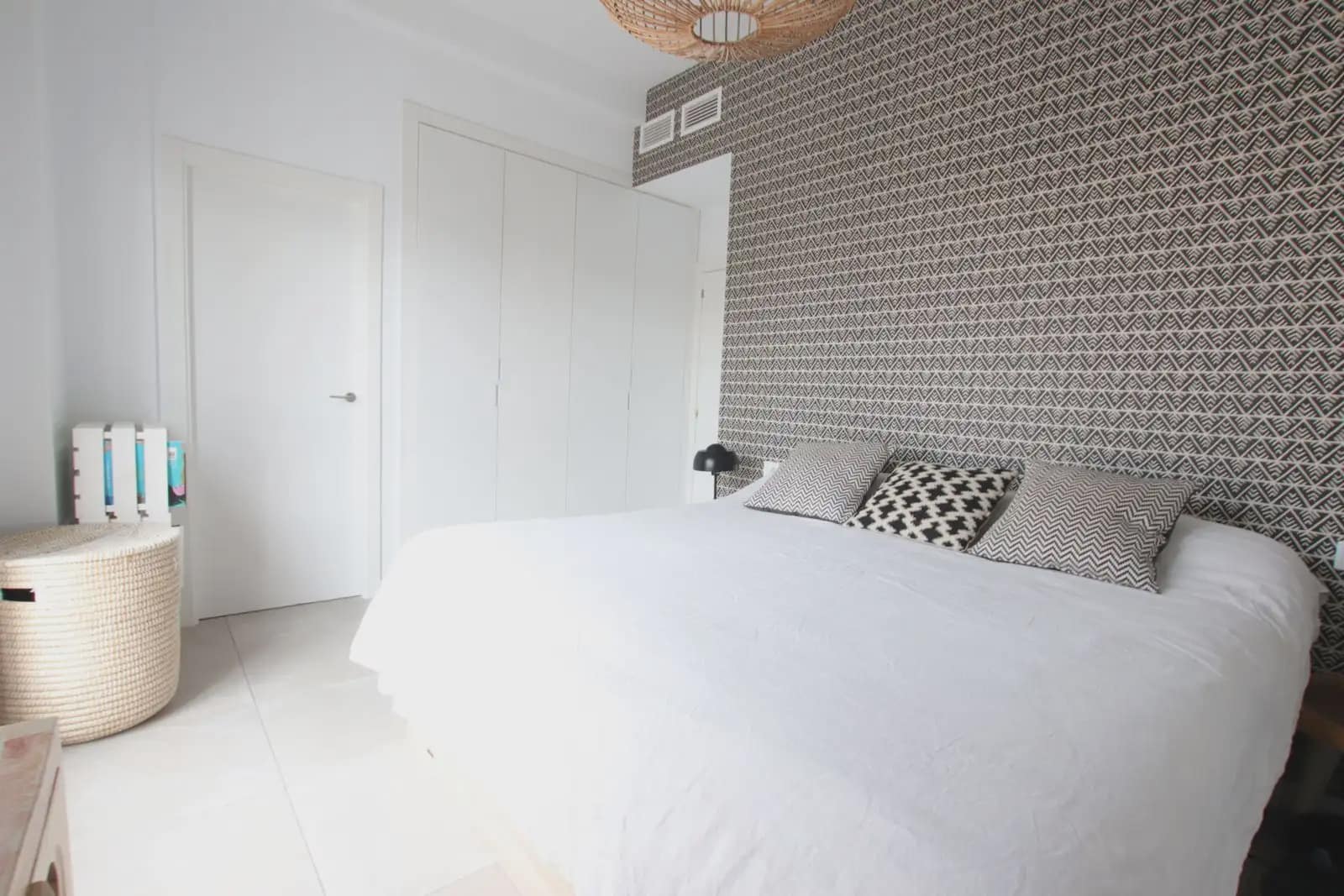 Ático de 2 habitaciones en Alicante / Alacant ciudad en venta con piscina garaje - 990.000 € (Ref: 9848391)
