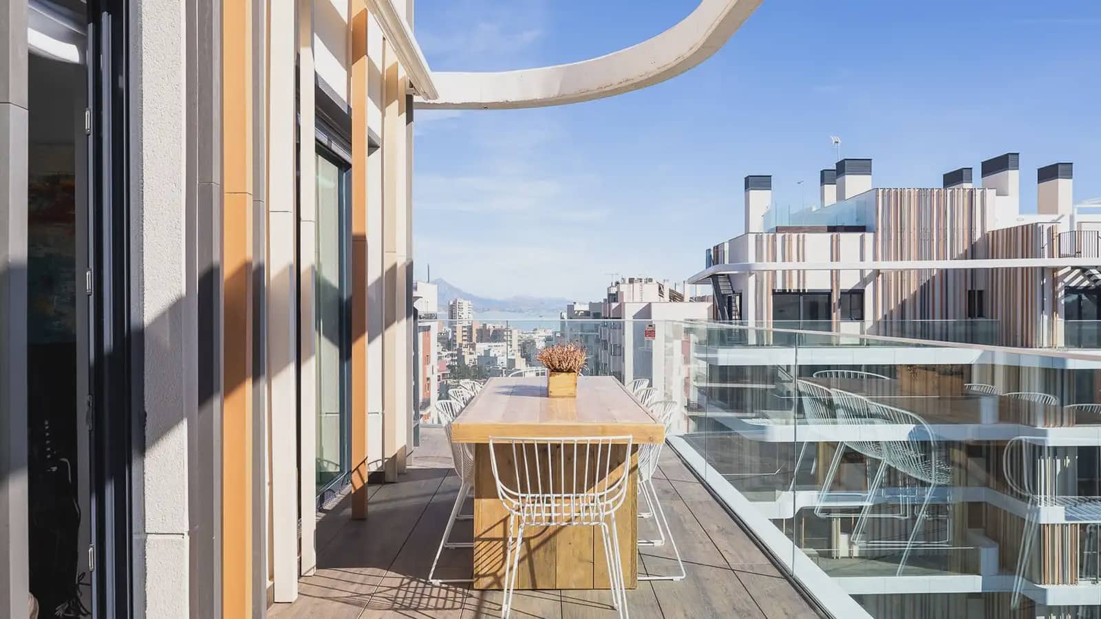 Ático de 2 habitaciones en Alicante / Alacant ciudad en venta con piscina garaje - 990.000 € (Ref: 9848391)