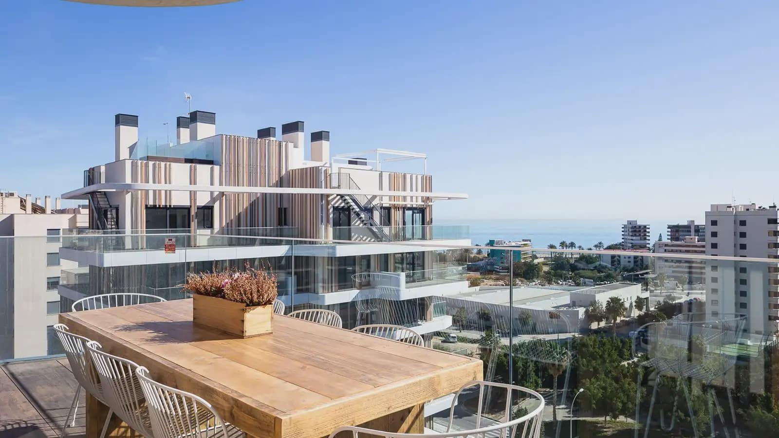 Ático de 2 habitaciones en Alicante / Alacant ciudad en venta con piscina garaje - 990.000 € (Ref: 9848391)