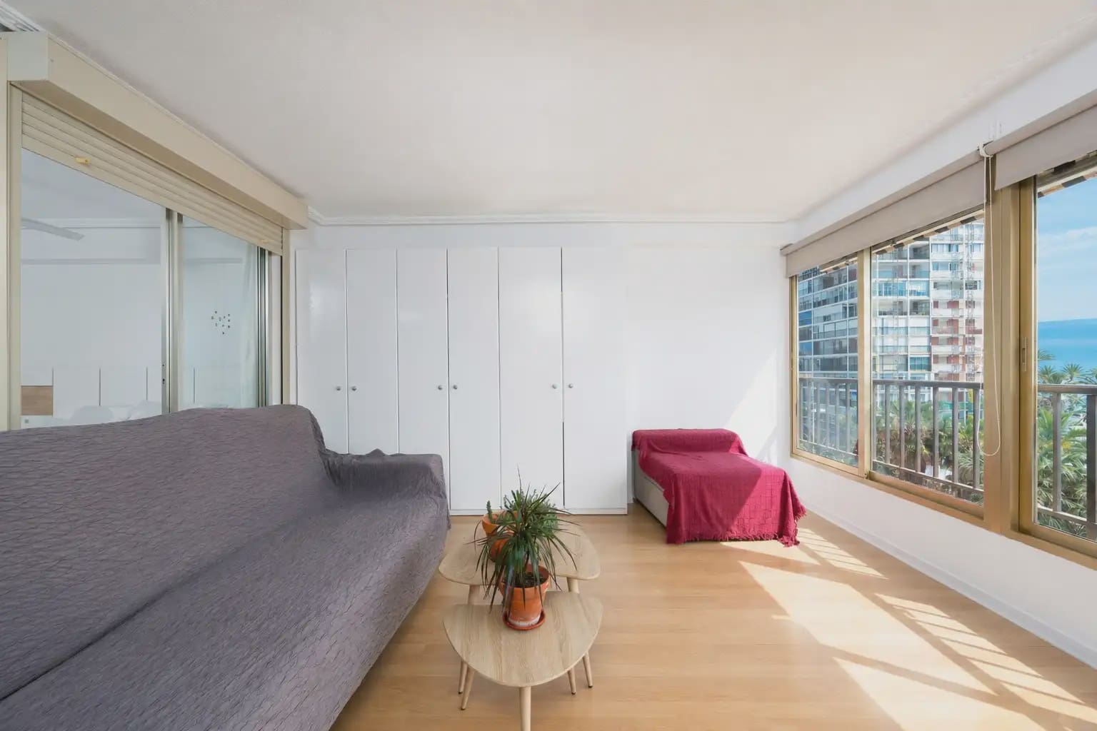 3 bedroom Flat for rent in Alicante / Alacant city with pool garage - € 1,800 (Ref: 9848893)