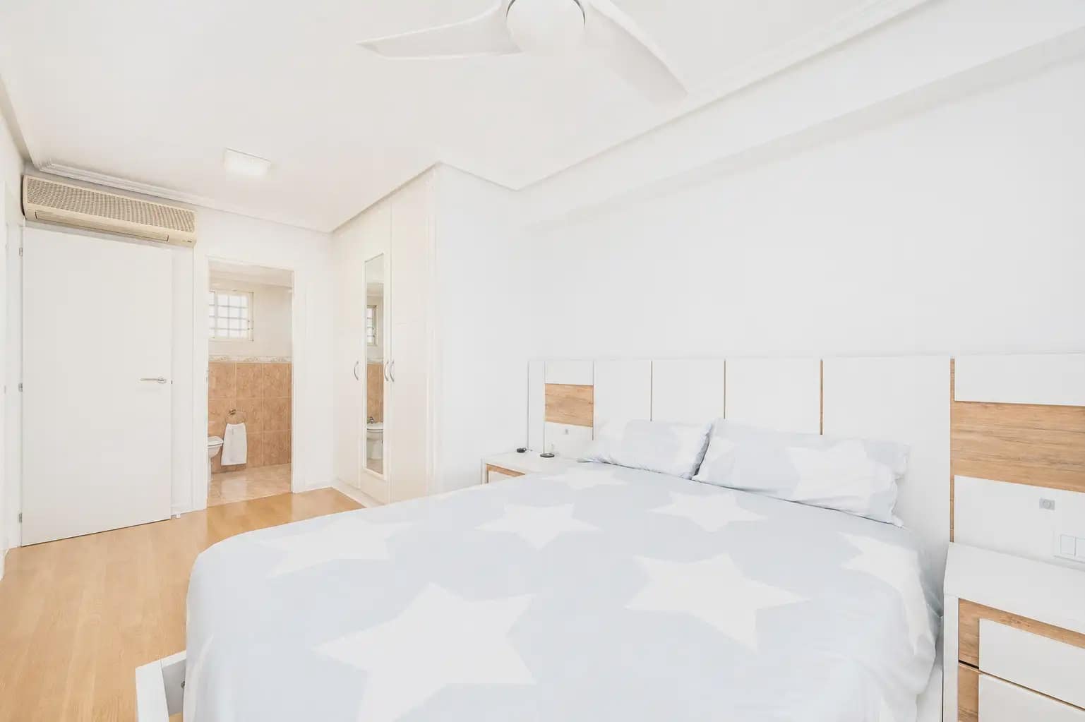 3 bedroom Flat for rent in Alicante / Alacant city with pool garage - € 1,800 (Ref: 9848893)