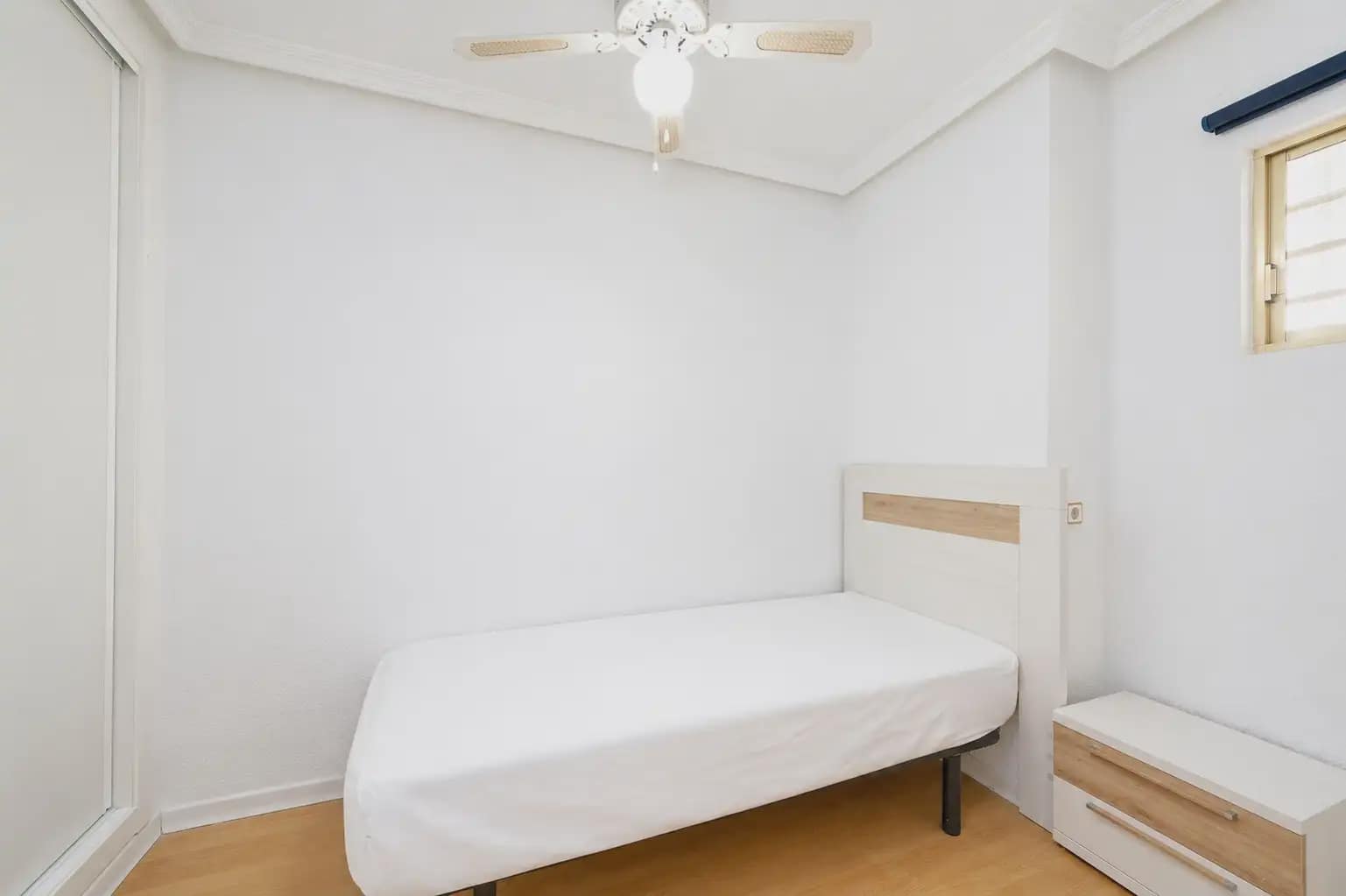 3 bedroom Flat for rent in Alicante / Alacant city with pool garage - € 1,800 (Ref: 9848893)