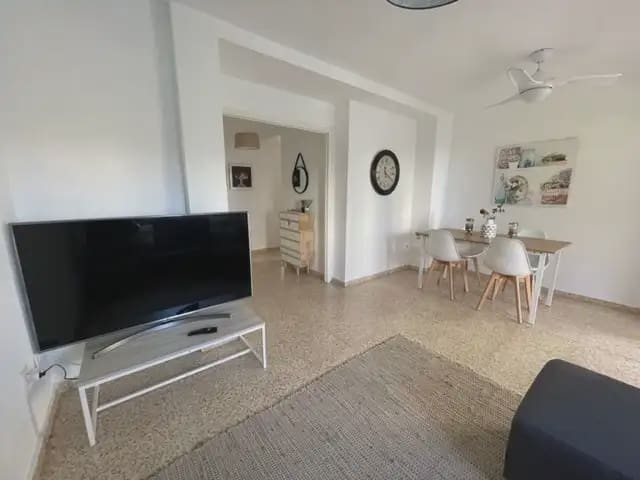 2 bedroom Flat for rent in Alicante / Alacant city with pool garage - € 1,300 (Ref: 9850607)