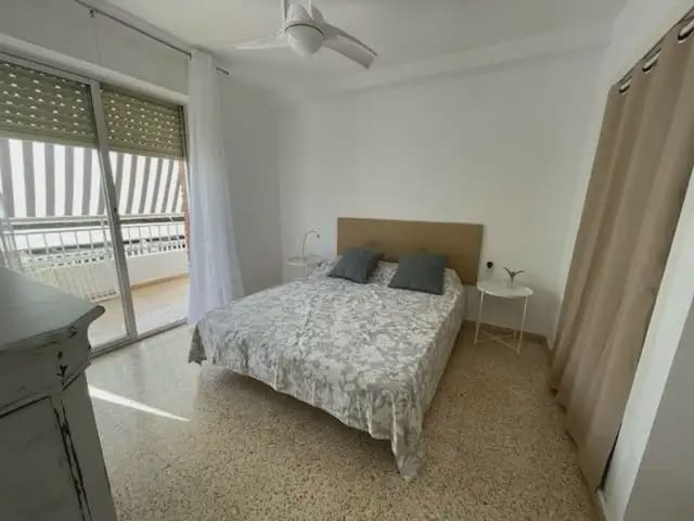 2 bedroom Flat for rent in Alicante / Alacant city with pool garage - € 1,300 (Ref: 9850607)