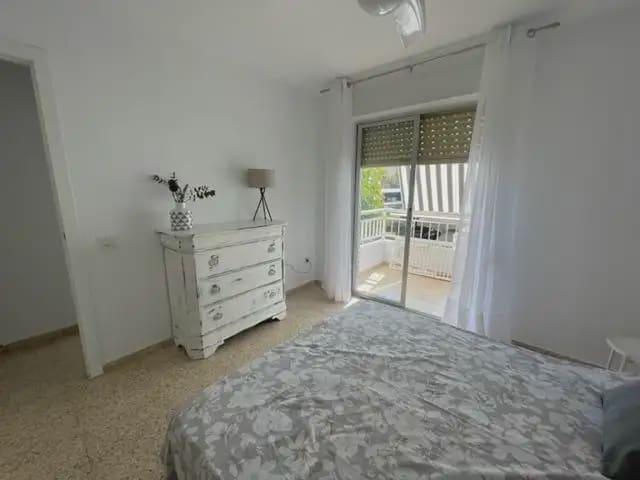 2 bedroom Flat for rent in Alicante / Alacant city with pool garage - € 1,300 (Ref: 9850607)
